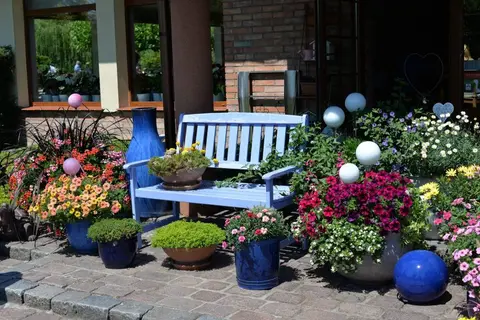 How to Brighten Up Your #Garden This Year